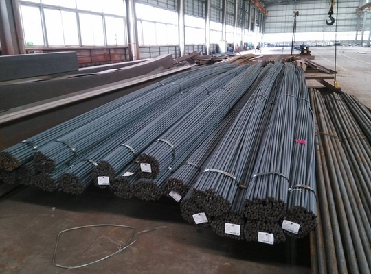 A barra HRB335 de aço laminada a alta temperatura deformou a barra de aço para a construção civil